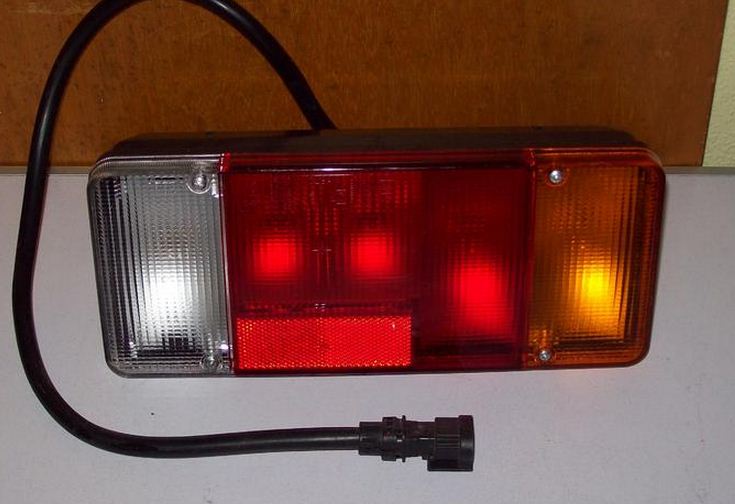 Lampa semnalizare spate Renault Master pick-up