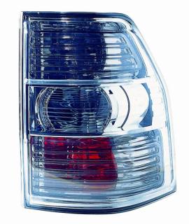 Lampa spate Mitsubishi Pajero IV (pe caroserie)