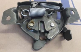 Broasca la capota motor Suzuki Vitara